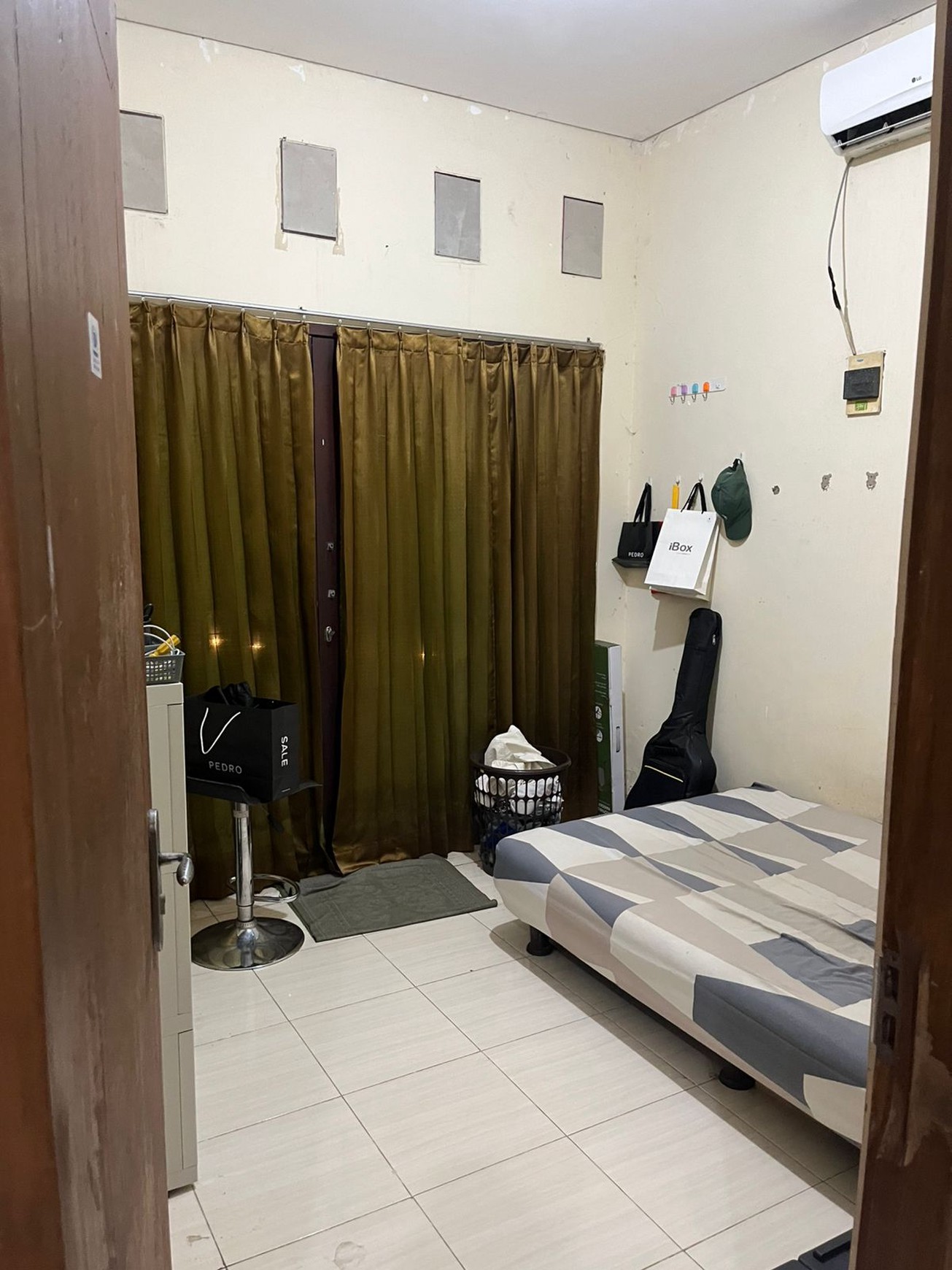 Dijual Cepat Rumah Beserta Usaha Kost2an di Perumahan Setu Indah, Cipayung, Jakarta Timur. Dekat Cilangkap