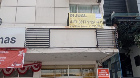 Ruko siap pakai dilokasi strategis, dekat dengan akses jalan raya.