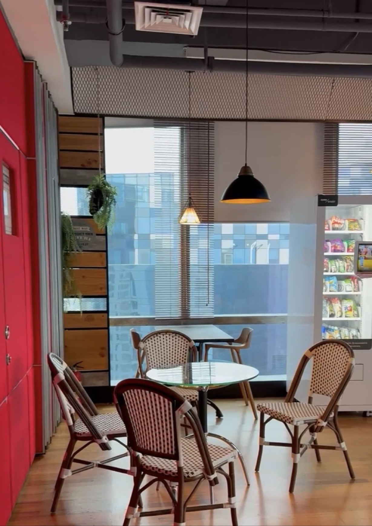 Office space siap pakai di lokasi strategis,dekat mall kasablanka.