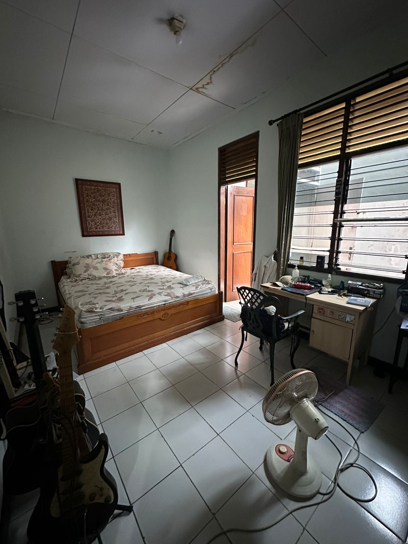 Rumah 2 lantai, bebas banjir, lokasi strategis di Jakarta Selatan.