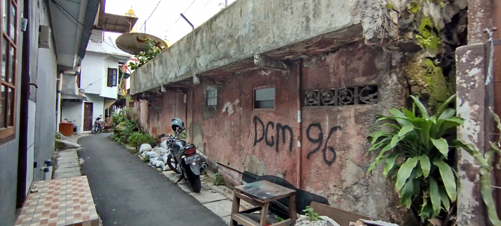 JUAL MURAH rumah dalam gang belakang Wahana Honda Gunung Sahari Raya