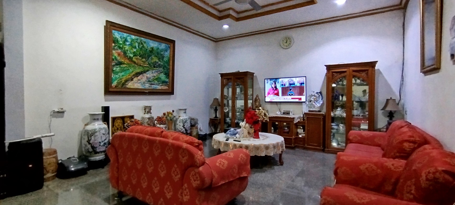 Jual MURAH! Rumah hoek bagus dan siap pakai di Cempaka Putih tengah