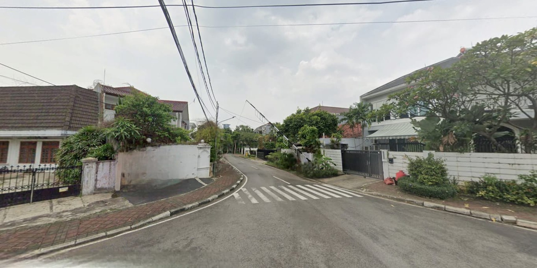 Rumah Bagus Di Jl Purwakarta Menteng Jakarta Pusat