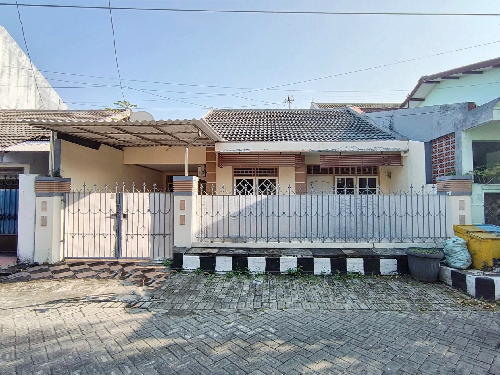 Rumah Dijual di Gunung Anyar | Dekat MERR Rungkut & UPN | 135m&#xb2;