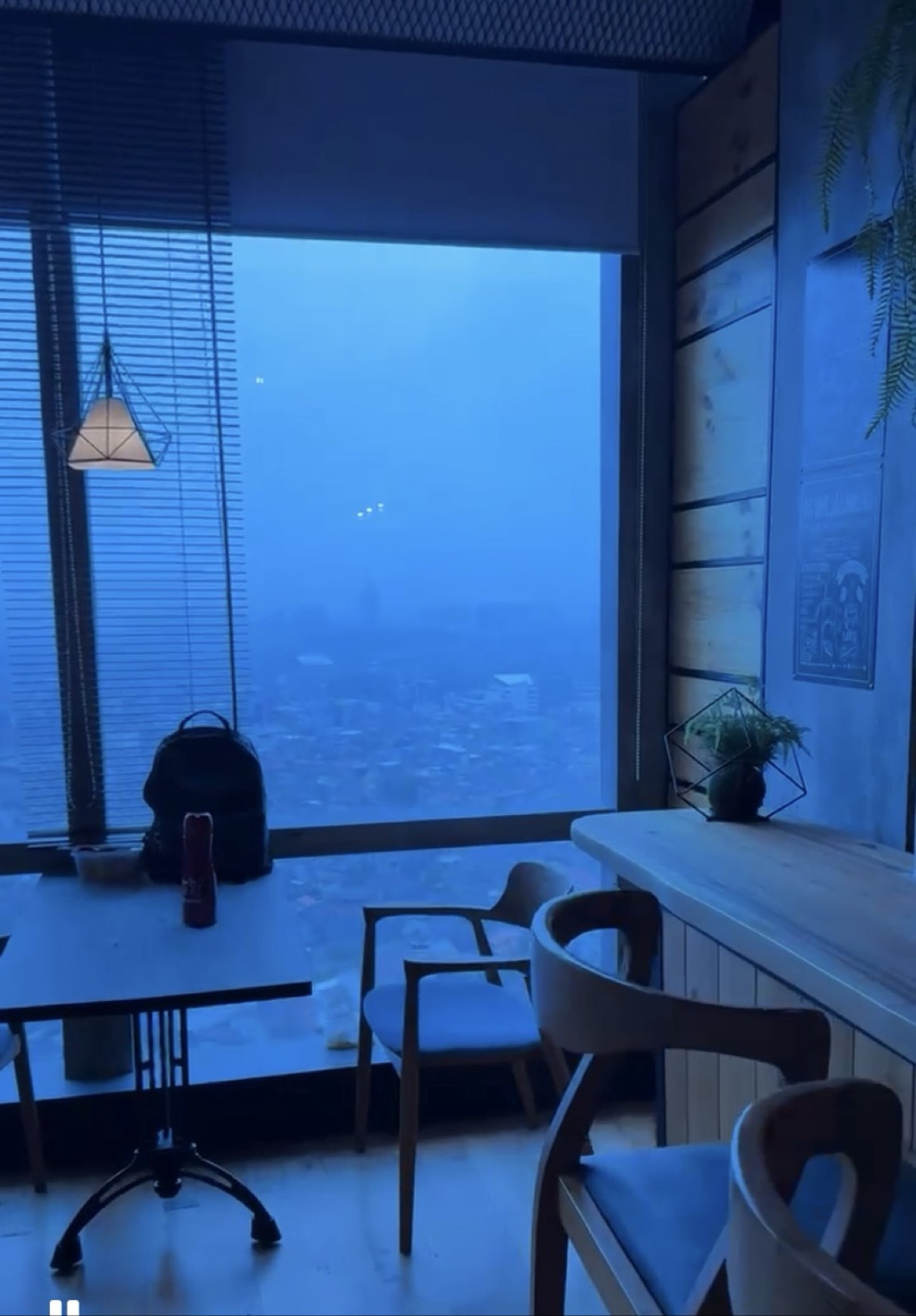 Ruangan kantor siap pakai di area mall jakarta selatan.
