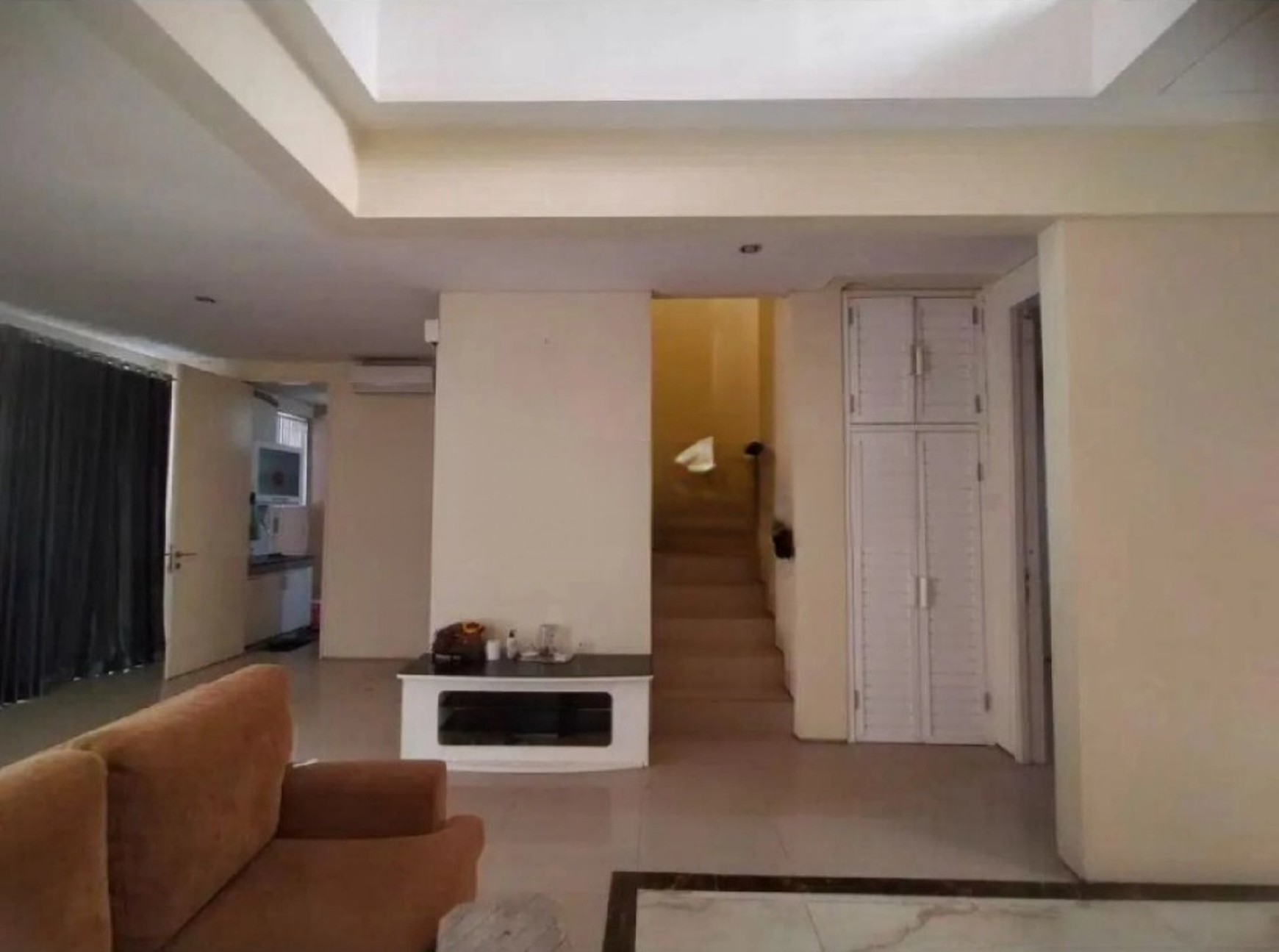 Disewakan Rumah Royal Residence Surabaya SPESIAL 4+1 Kamar Tidur