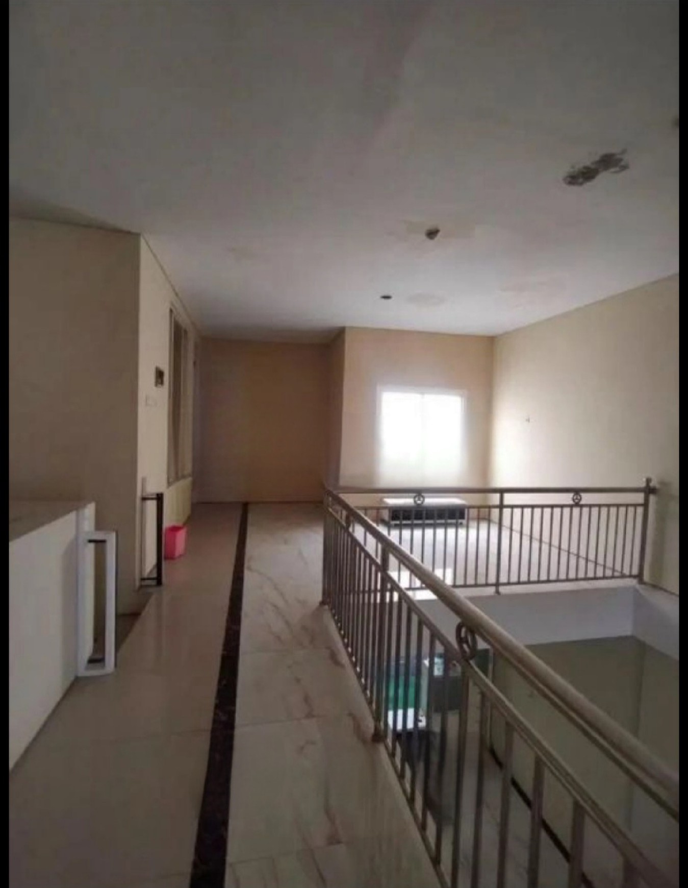 Disewakan Rumah Royal Residence Surabaya SPESIAL 4+1 Kamar Tidur