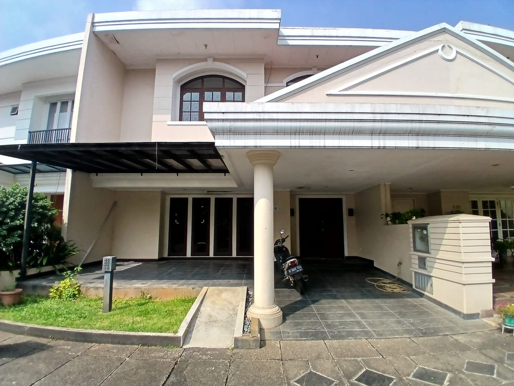 Disewakan rumah dalam cluster 4 KT di Graha Hijau Ciputat dengan banyak Fasilitas 