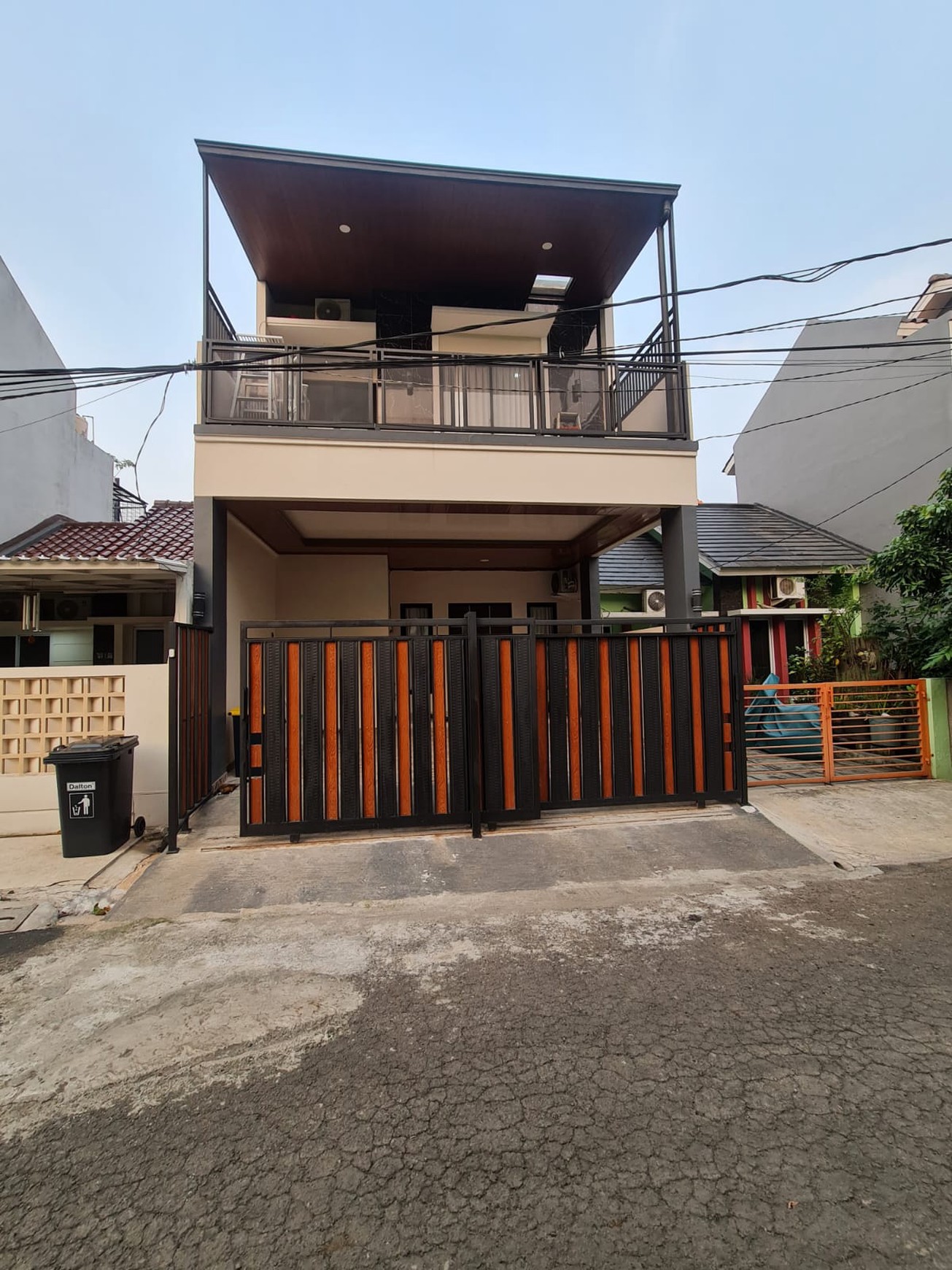 Rumah Minimalis 2 Lantai di Serpong Park BSD Dekat Tol