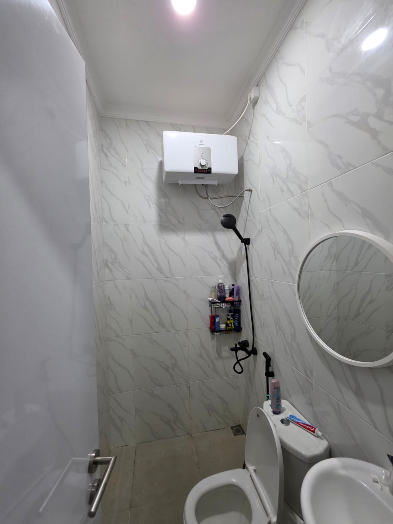 Rumah Minimalis 2 Lantai di Serpong Park BSD Dekat Tol