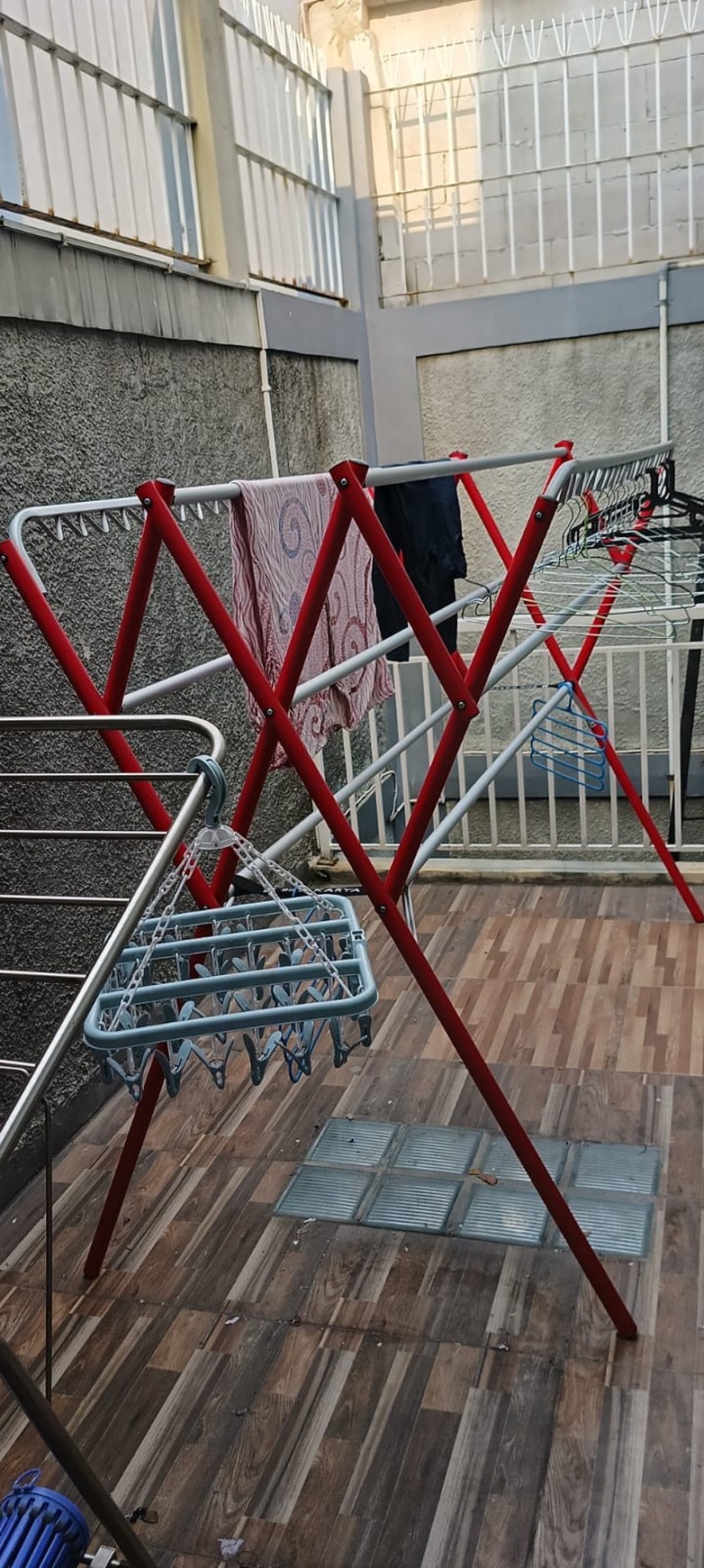 Rumah di Bintaro Sektor 9, 2 Lantai Sudah SHM KT 4+1 KM 3+1.