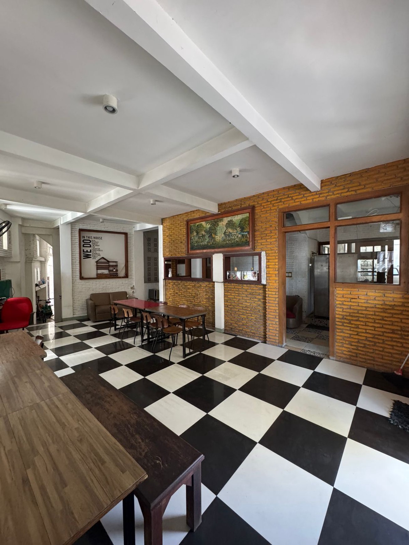 Dijual Rumah Kos - Kostan Dukuh Kupang Surabaya Barat - Aktif Operasional - Surat Hgb