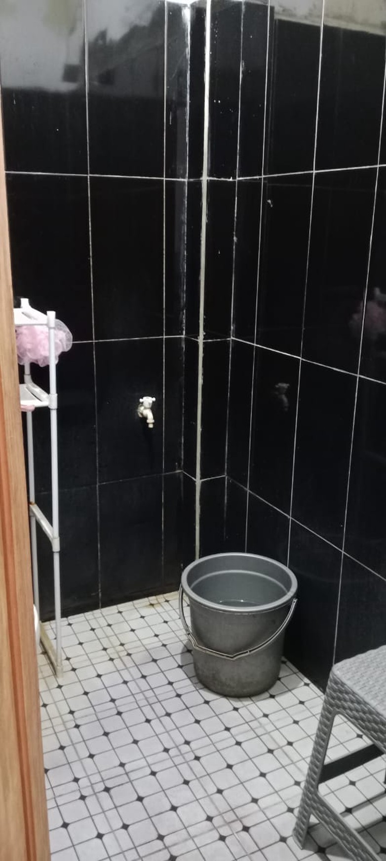 Rumah Luas 2 Lantai Dengan 5 KT Dalam Komplek di Sawangan 