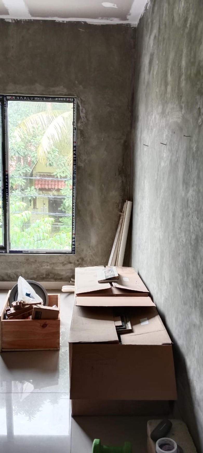 Rumah Luas 2 Lantai Dengan 5 KT Dalam Komplek di Sawangan 