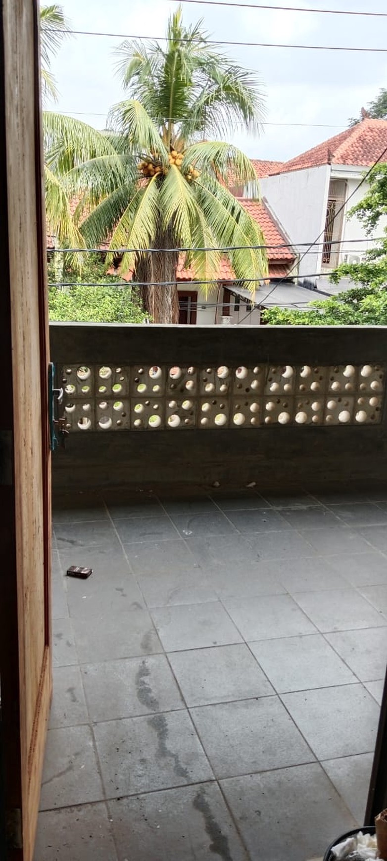 Rumah Luas 2 Lantai Dengan 5 KT Dalam Komplek di Sawangan 