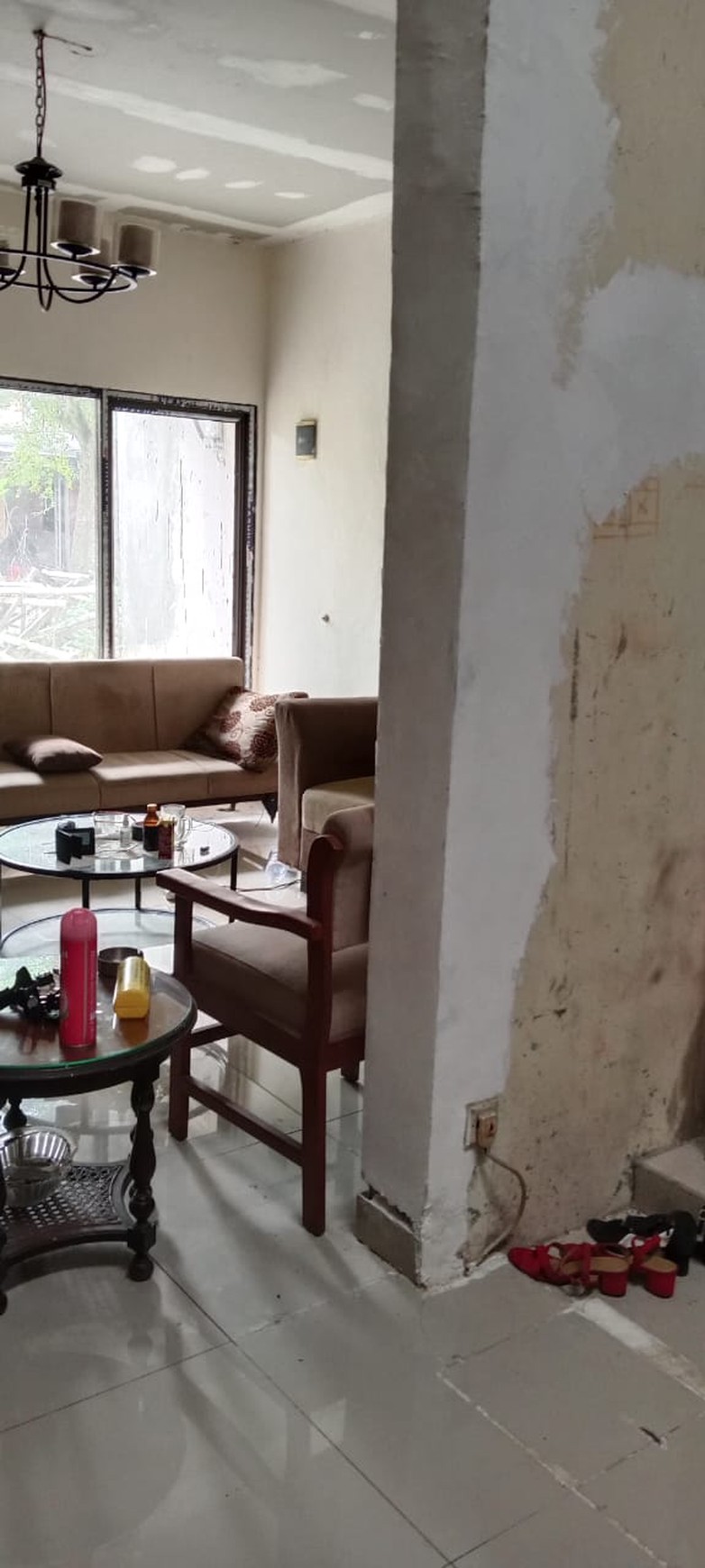 Rumah Luas 2 Lantai Dengan 5 KT Dalam Komplek di Sawangan 