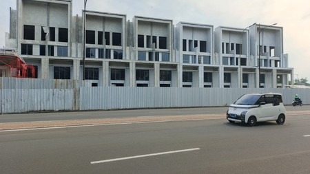 Ruko siap pakai Kawasan Komersial Premium di Gading Serpong