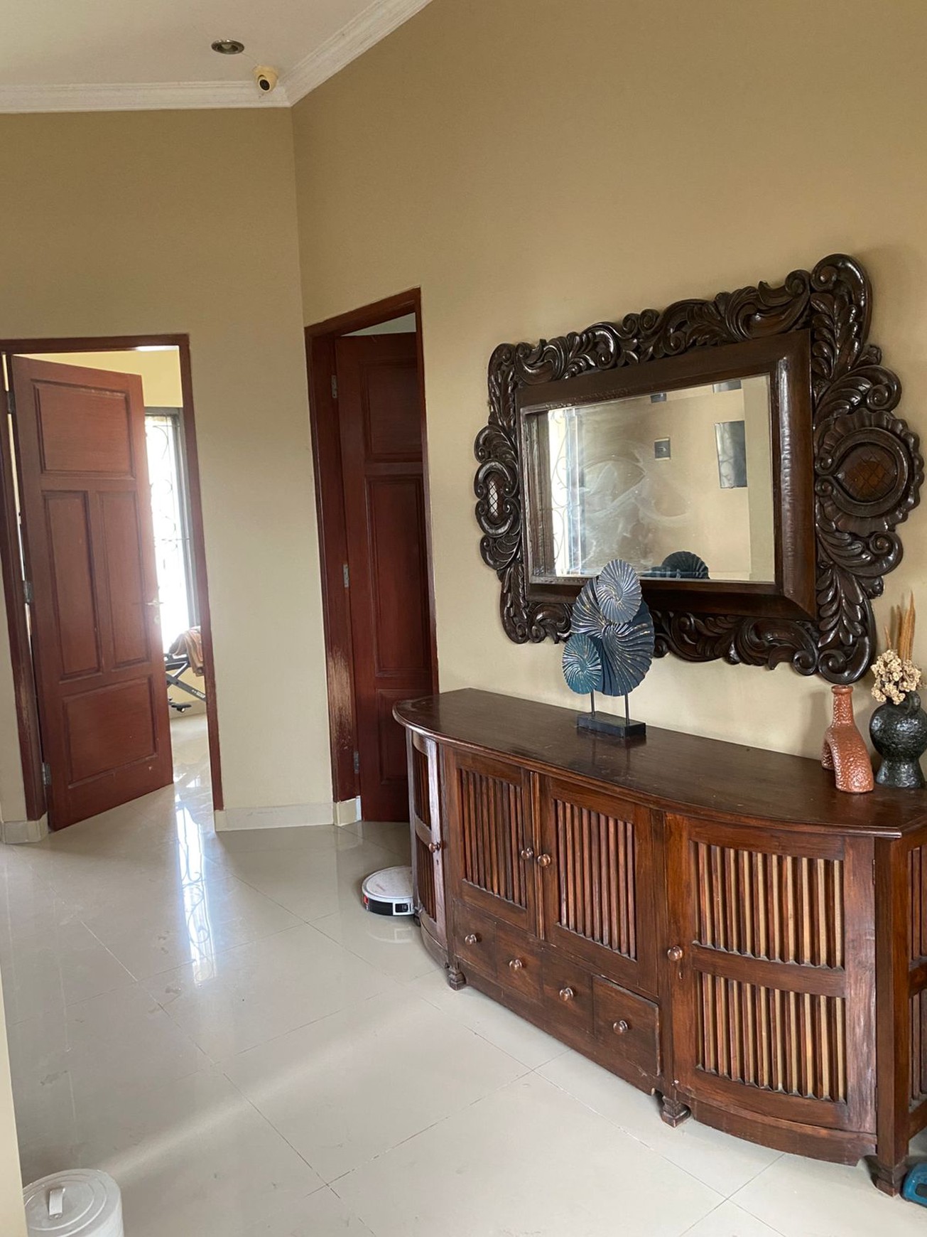 Rumah 2 Lantai Siap Huni di Jakarta Selatan KT 3+1 KM 4 Surat SHM
