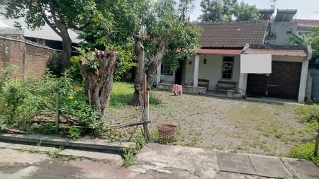 Dijual Tanah Bonus Bangunan Luas 625 Meter Persegi di Lokasi Strategis Surakarta.