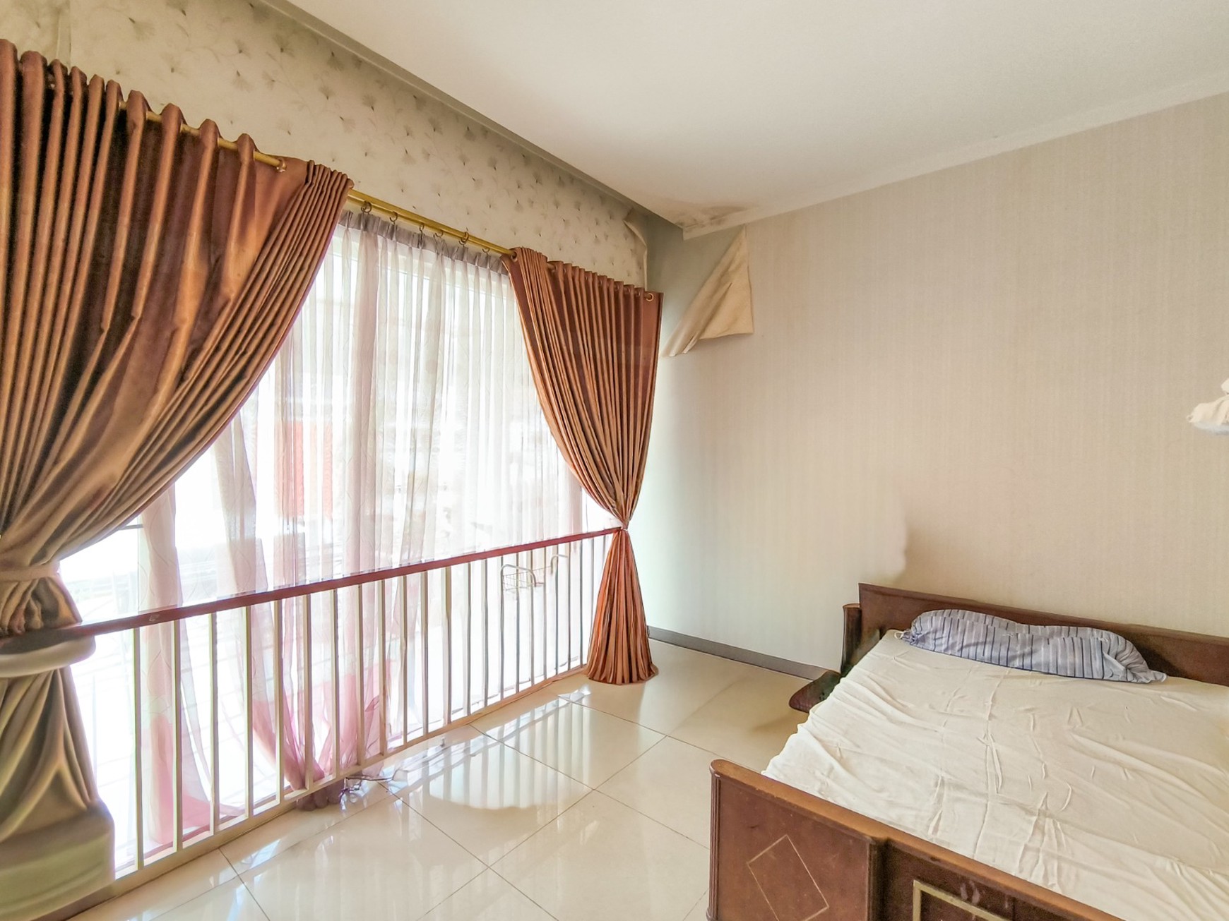 Rumah Bagus,jalan lebar,dalam cluster di Bintaro Jaya 7