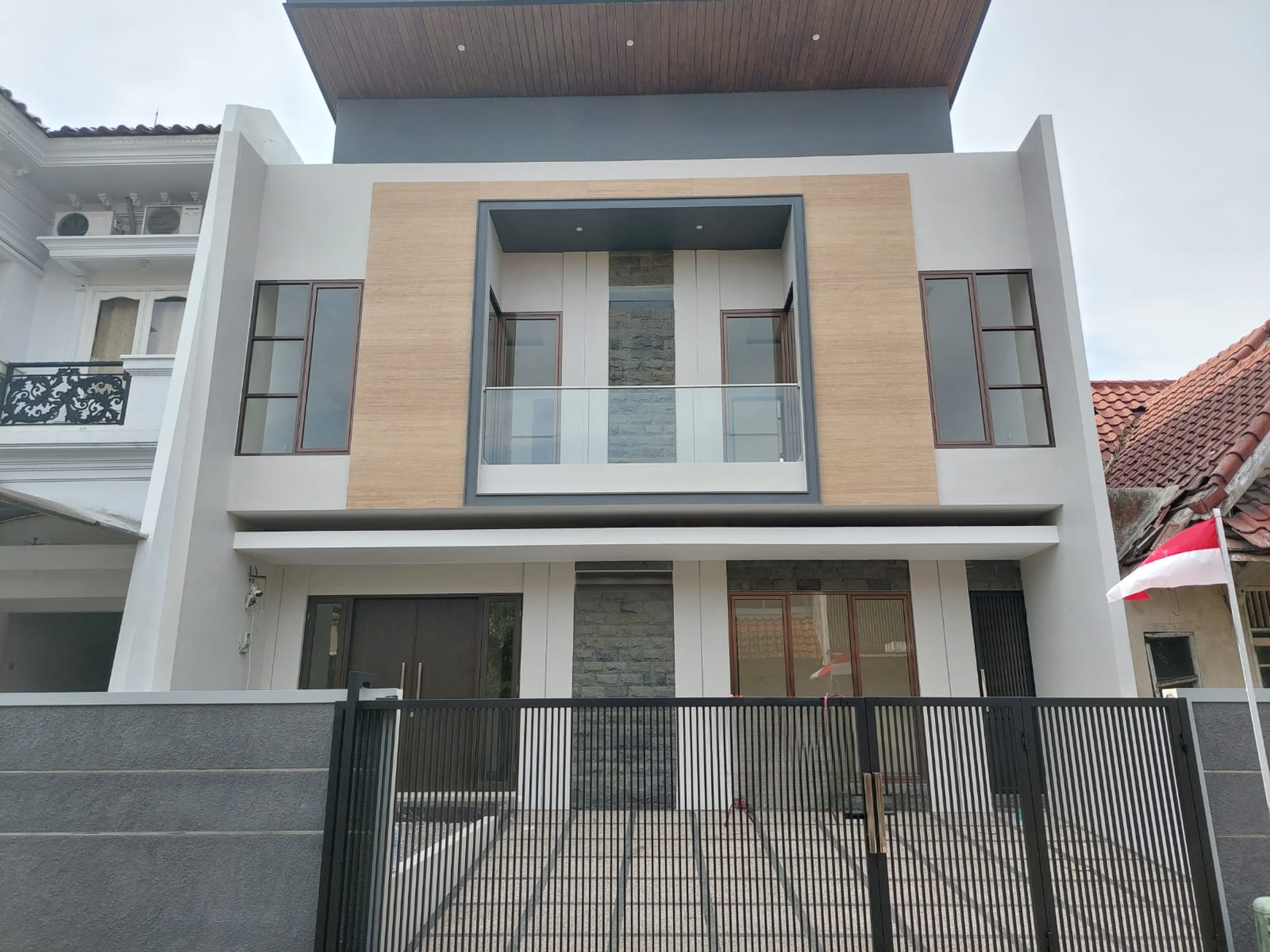 Dijual Rumah Baru Citraland Utama Cluster International Village Surabaya Barat Minimalis Modern