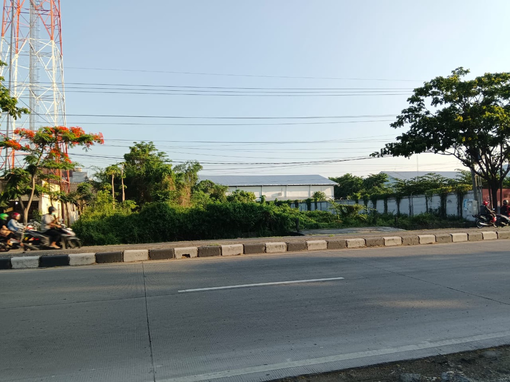 Disewakan 2275 m2 Tanah Nol Jalan Raya Gresik - Babat Lamongan Jawa Timur - Sudah URUG Padat plus Pagar Precast  Strategis cocok buat Gudang , workshop dll