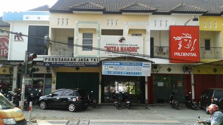Dijual Ruko Jalan Raya Mayjen Panjaitan - Kota Madiun - Jawa Timur  - Parkiran Luas 