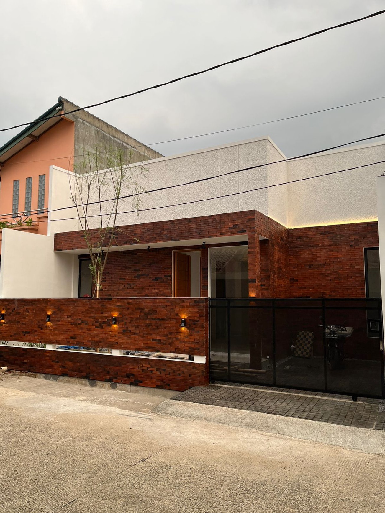 Rumah Brand New, Nyaman, bebas banjir dekat ST. Sudimara