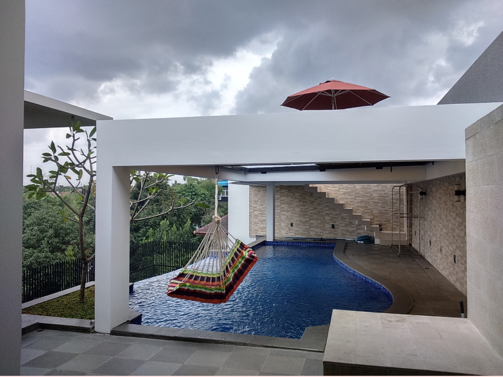 Jl. Poncol Lestari Lebak Bulus - Rumah Mewah Nuansa Resort