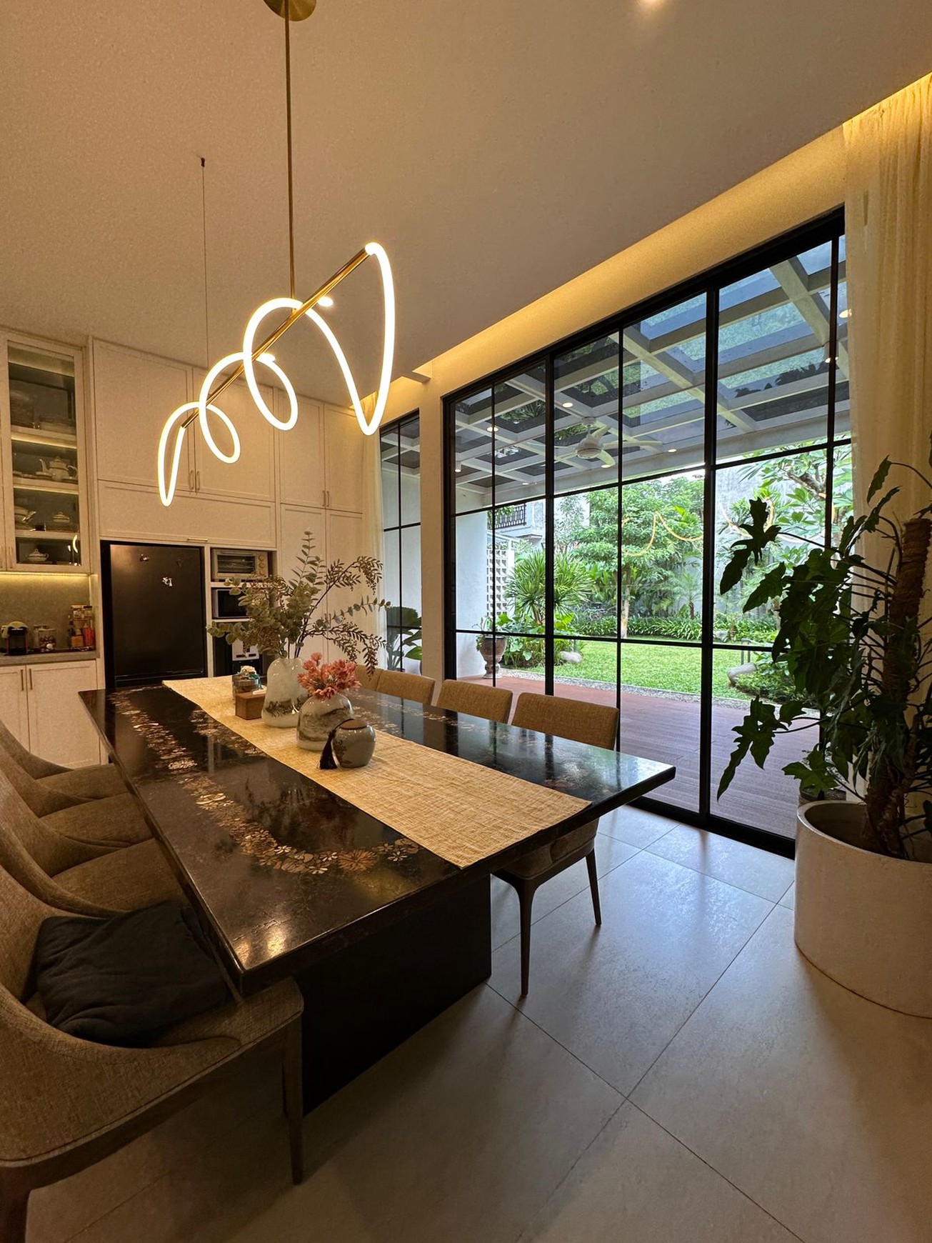 Dijual Rumah baru renovasi area komersial di Jl Jaksa - Kebon Sirih - Jakarta Pusat