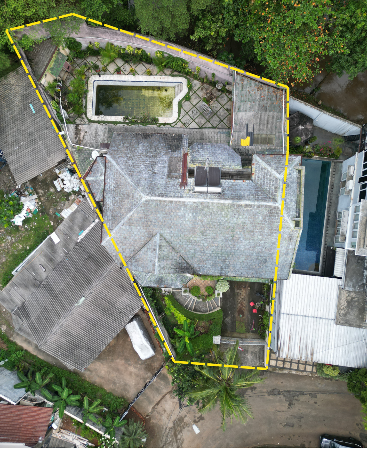 Rumah Area Taman Cirendeu Lokasi Strategis