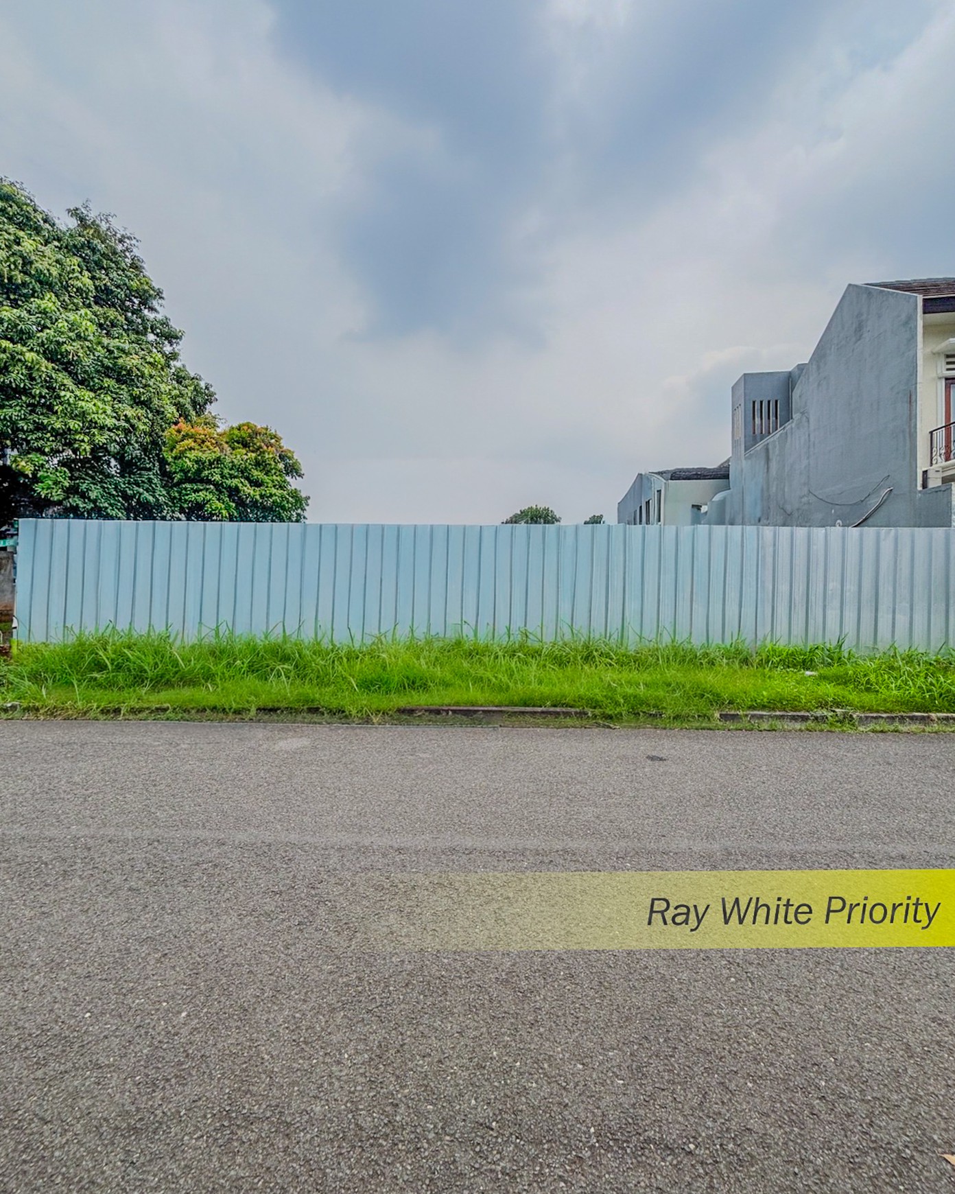Tanah Hoek di Pondok Indah, dekat Cilandak Kemang Kebayoran Baru