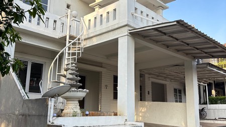 Rumah 2 Lantai  di Kota Wisata Cibubur 
