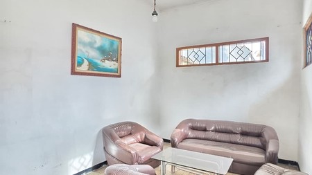 Rumah Modern 1 Lantai di Surabaya, Full Ruangan + 3 AC