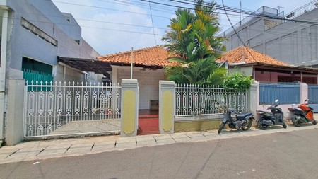 Rumah Luas 270 m&#xb2; di Senen Jakarta Pusat - Lokasi Strategis