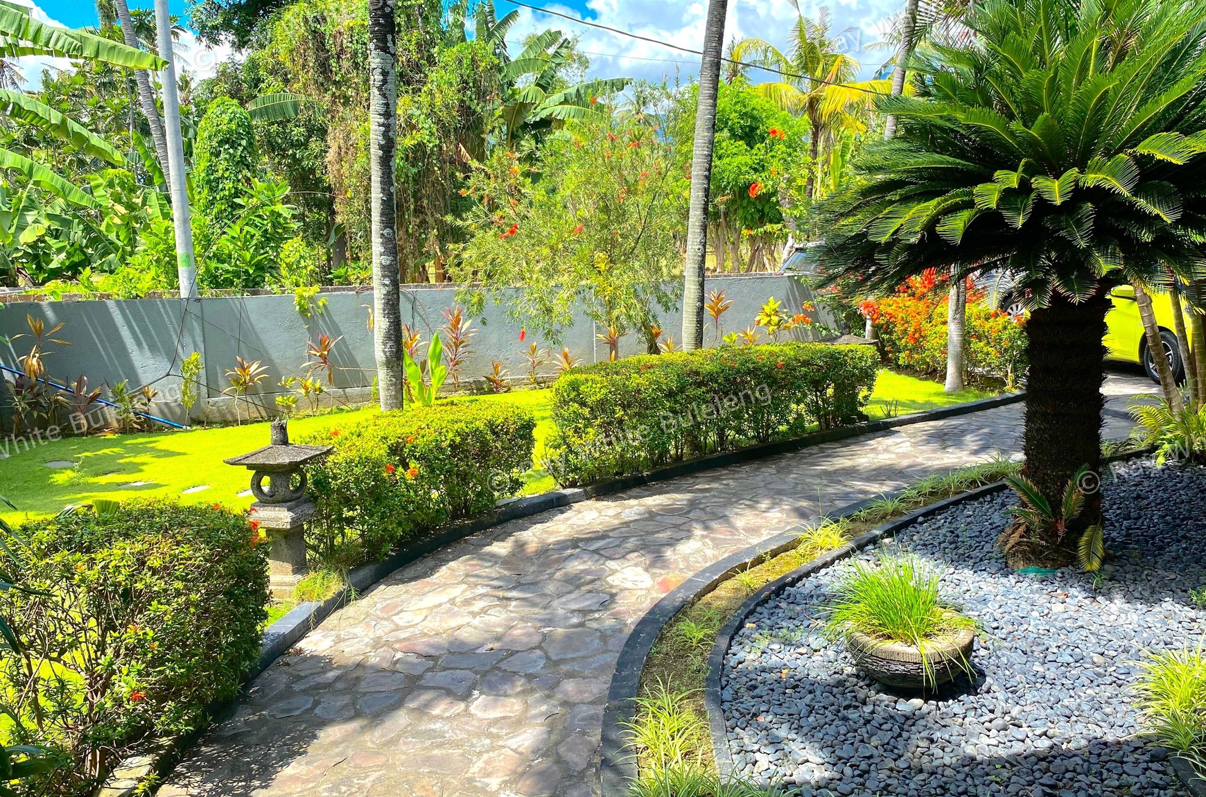 Elegant Beachfront Villa - Prime 1,325 Sqm Land