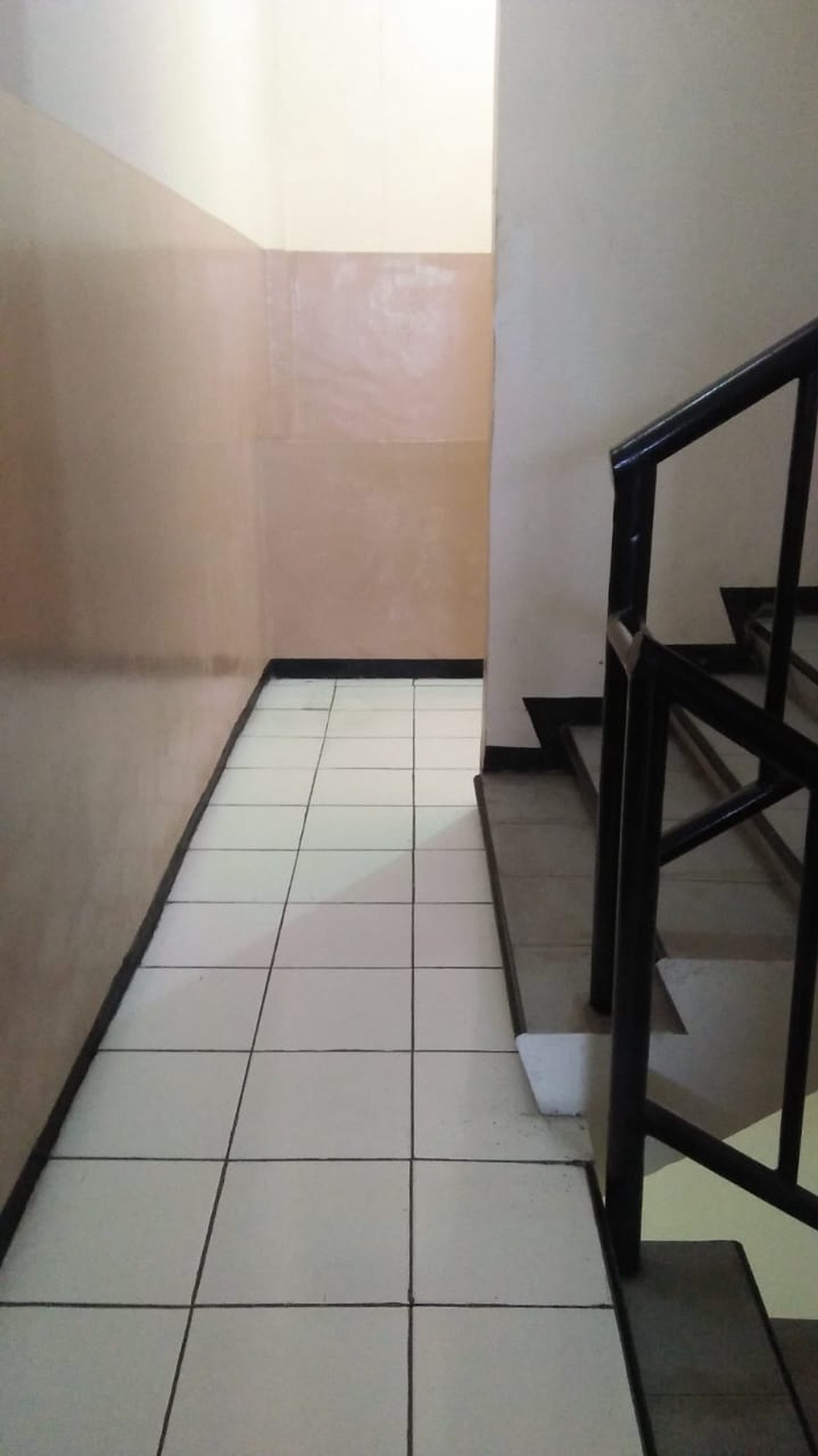 1 563. Jual Cepat Ruko RMI 4 Lantai di Tengah Kota