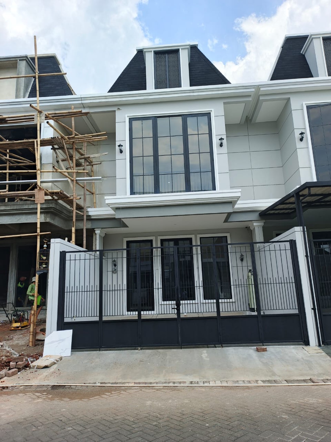 Rumah Brand New Siap Huni Gaya modern di Cengkareng Jakarta Barat