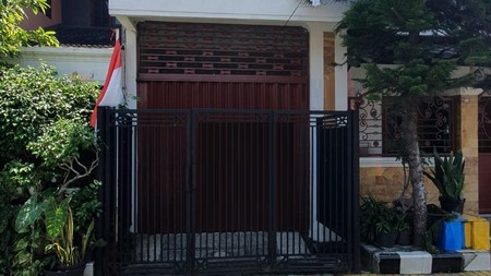 Dijual Rumah 2 lantai di Mulyosari Tengah Surabaya