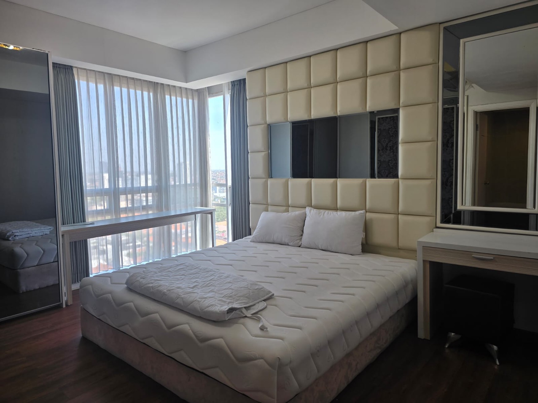 Apartment disewakan di Trillium Surabaya. 3 Kamar Full Furnish Ready