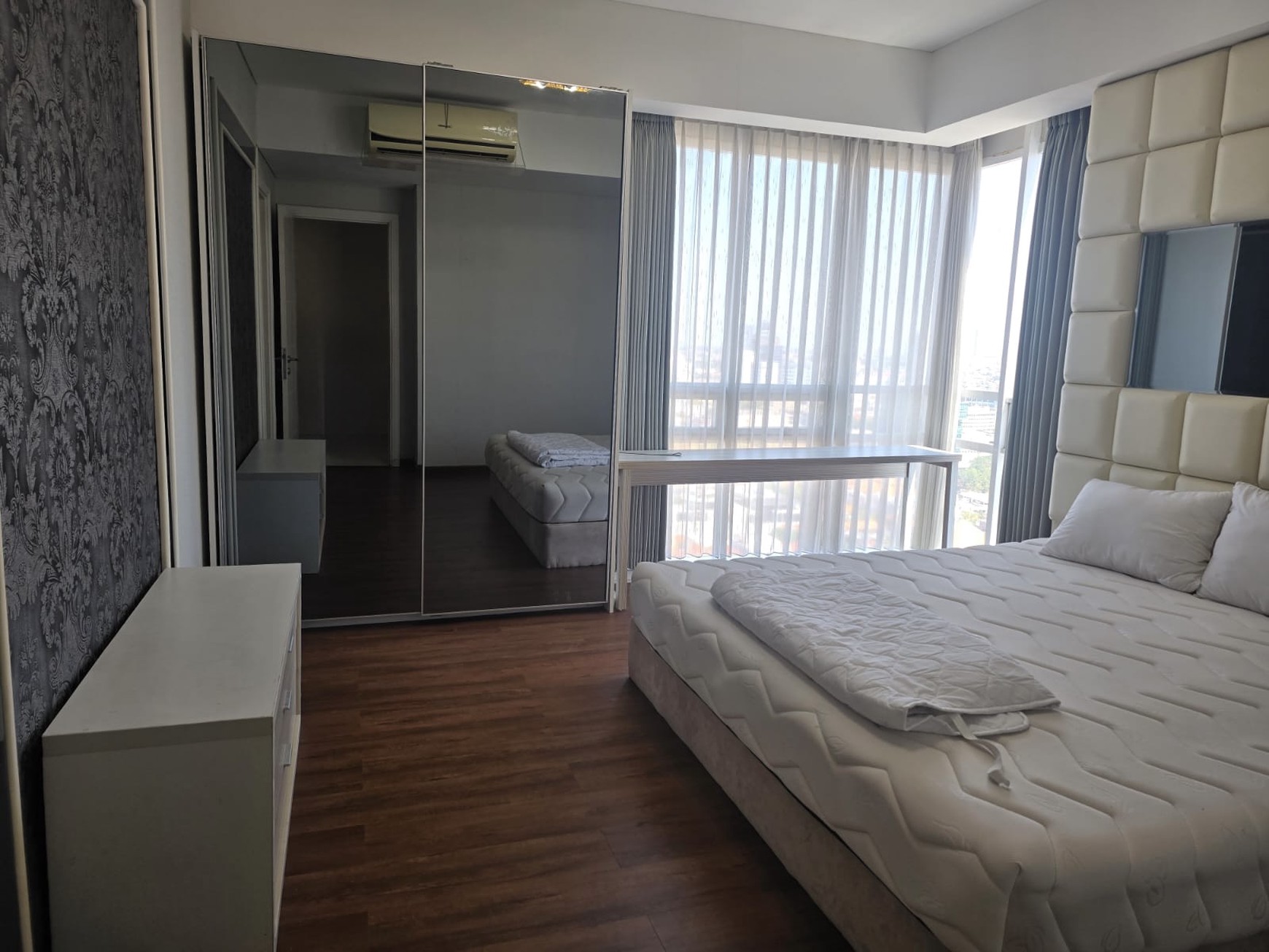 Apartment disewakan di Trillium Surabaya. 3 Kamar Full Furnish Ready