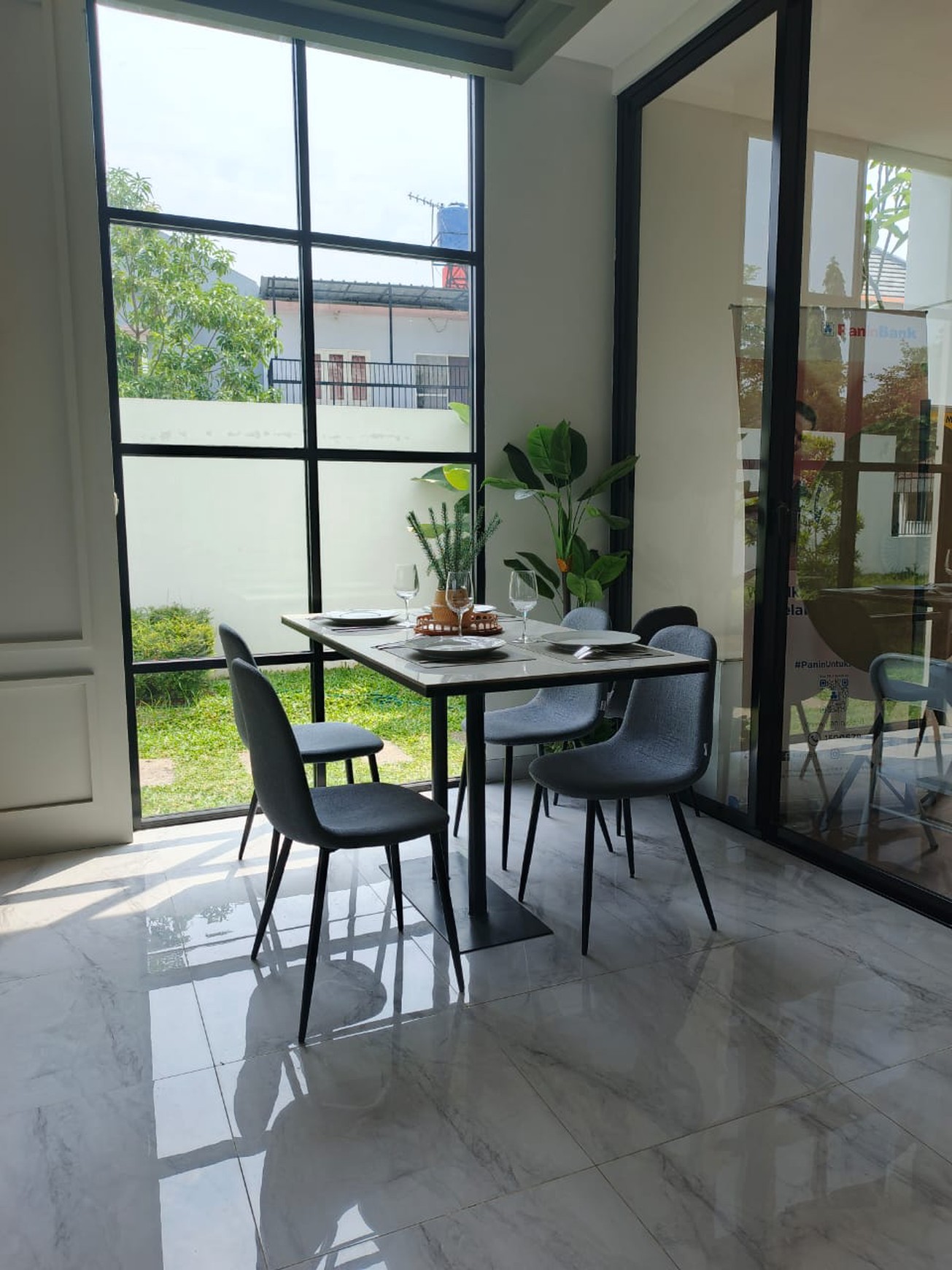 Rumah Brand New Siap Huni Gaya modern di Cengkareng Jakarta Barat