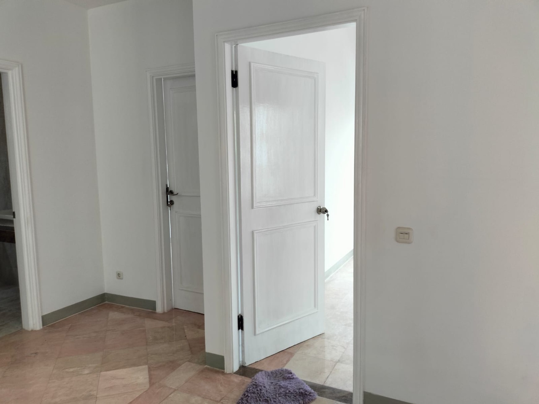 Dijual Rumah di JL. Sumatera Lippo Karawaci Tangerang