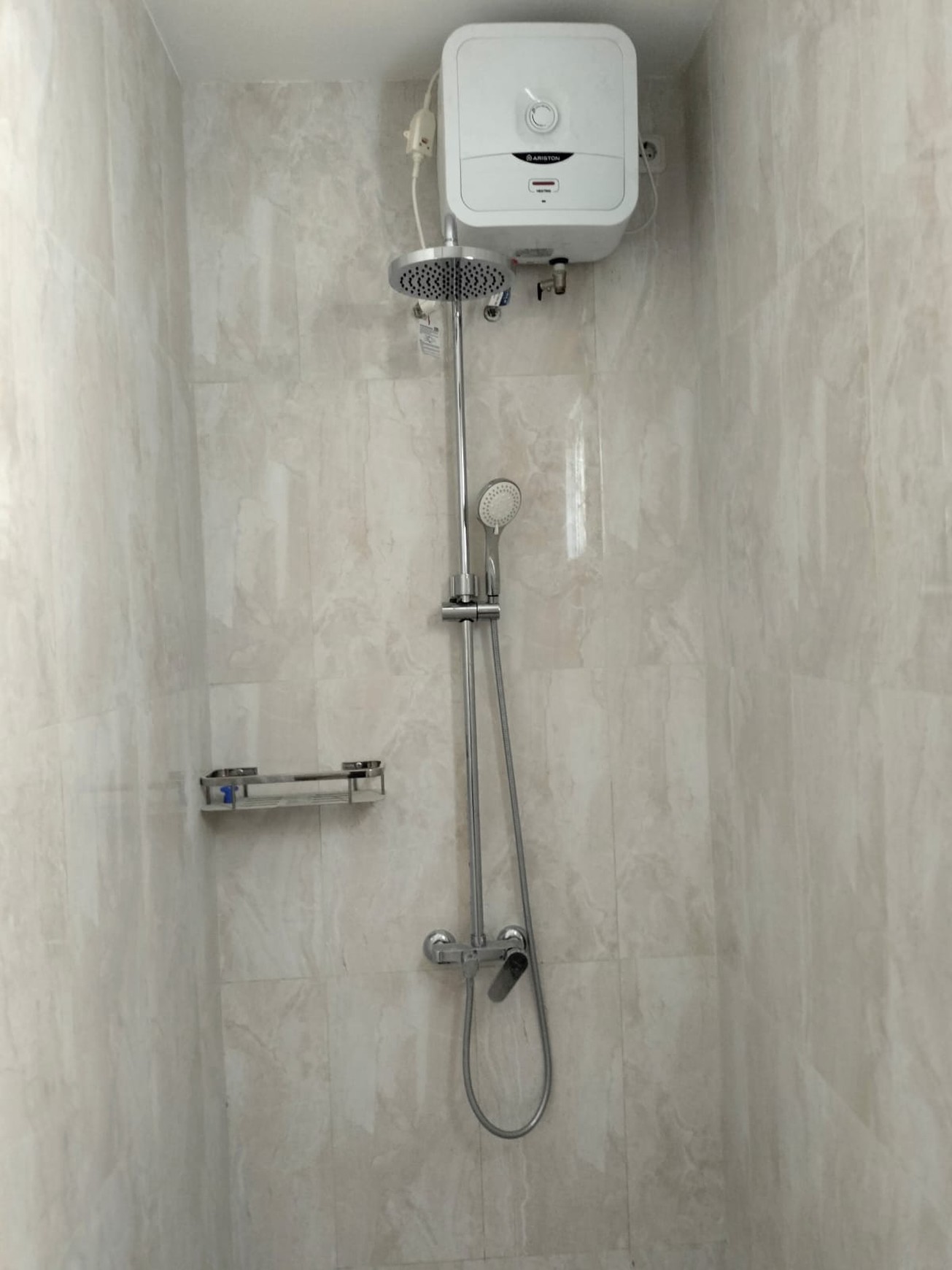 Dijual Rumah di JL. Sumatera Lippo Karawaci Tangerang