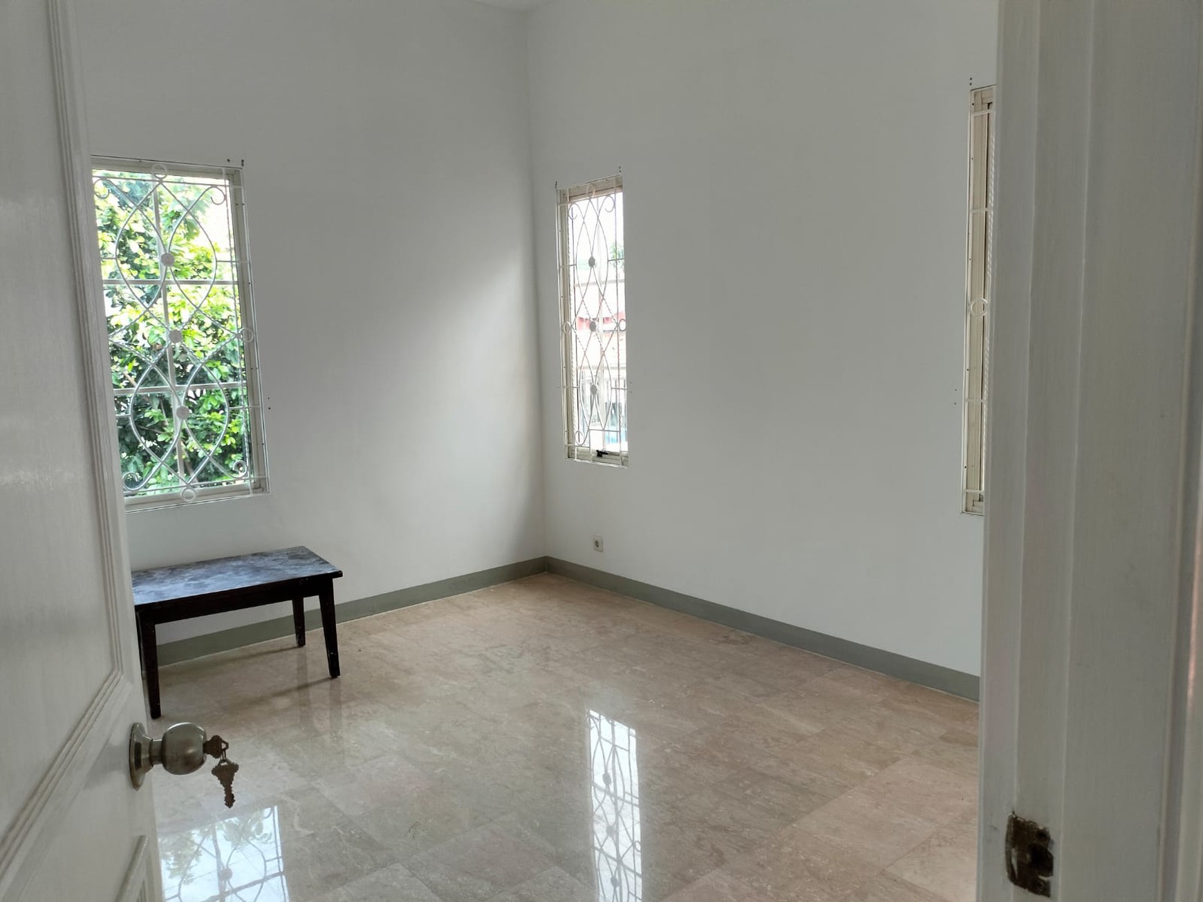 Dijual Rumah di JL. Sumatera Lippo Karawaci Tangerang