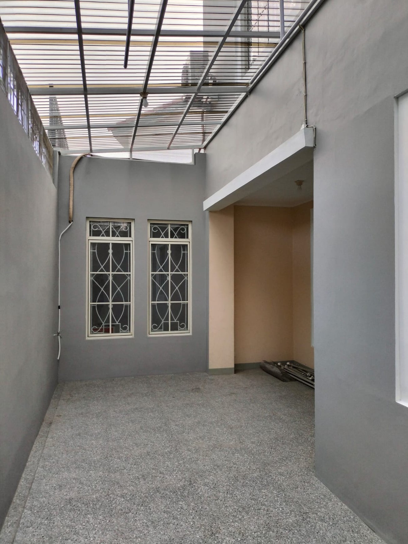 Dijual Rumah di JL. Sumatera Lippo Karawaci Tangerang