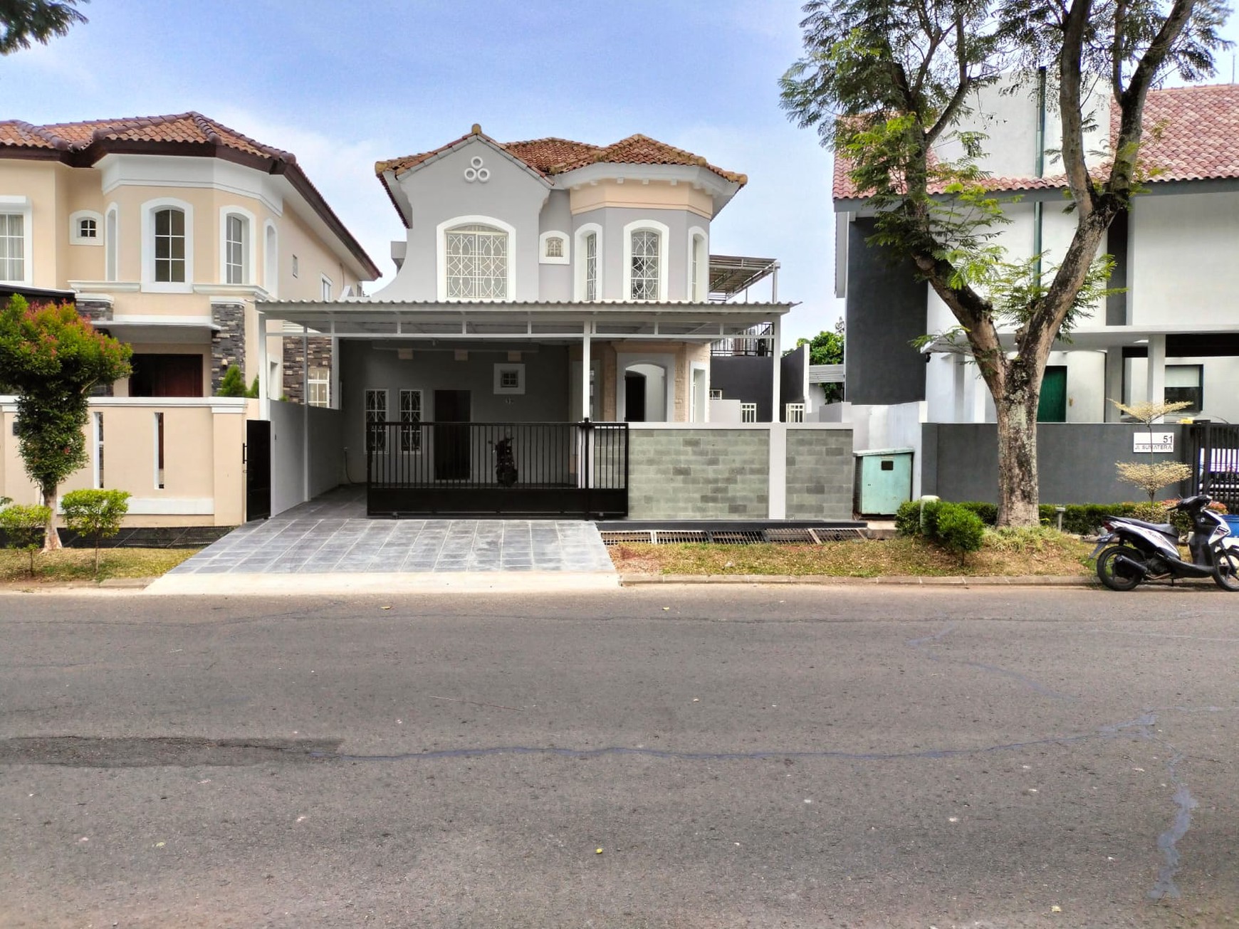 Dijual Rumah di JL. Sumatera Lippo Karawaci Tangerang