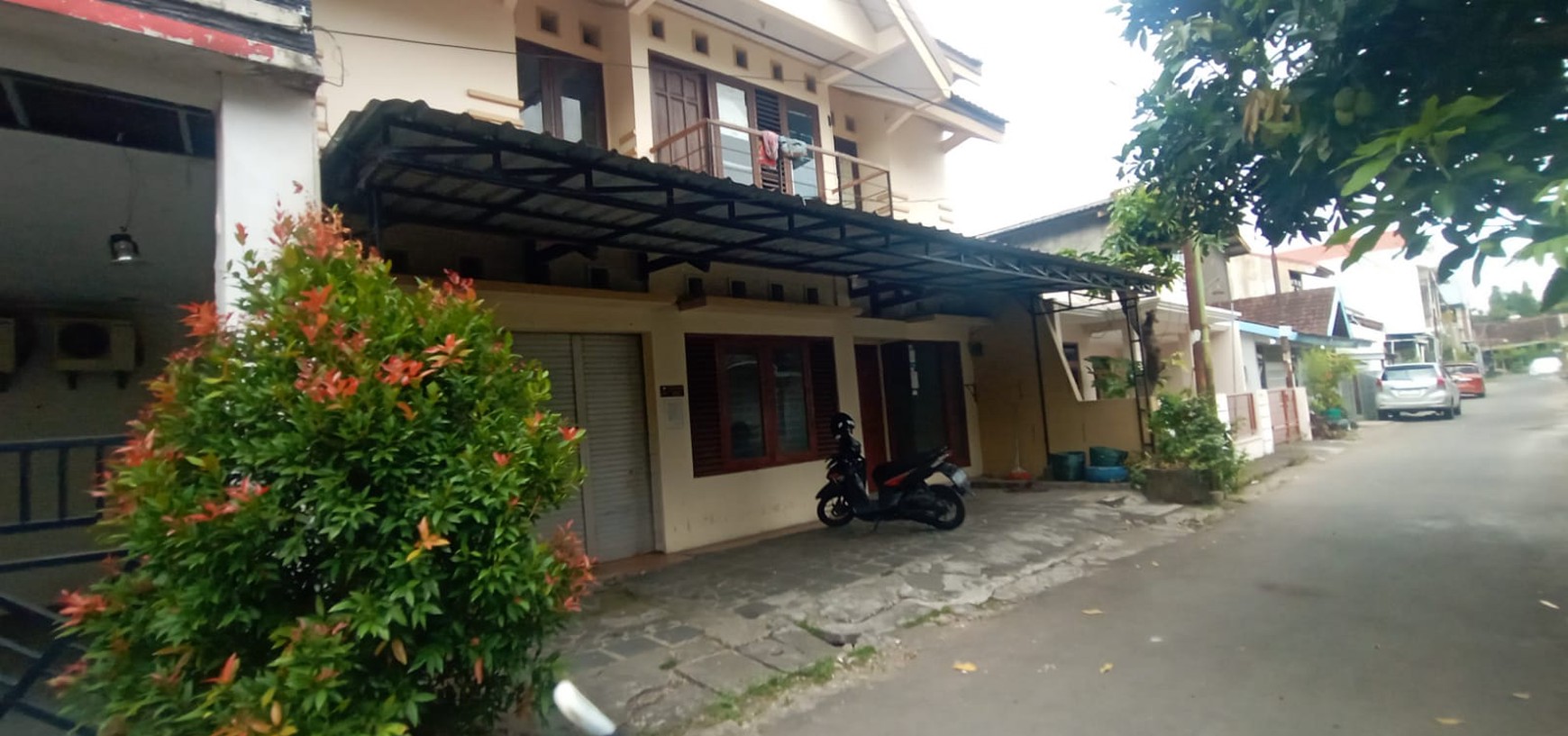 Rumah 2,5 lantai dalam Perum Lokasi Strategis Diarea Seturan Caturtunggal Depok Sleman