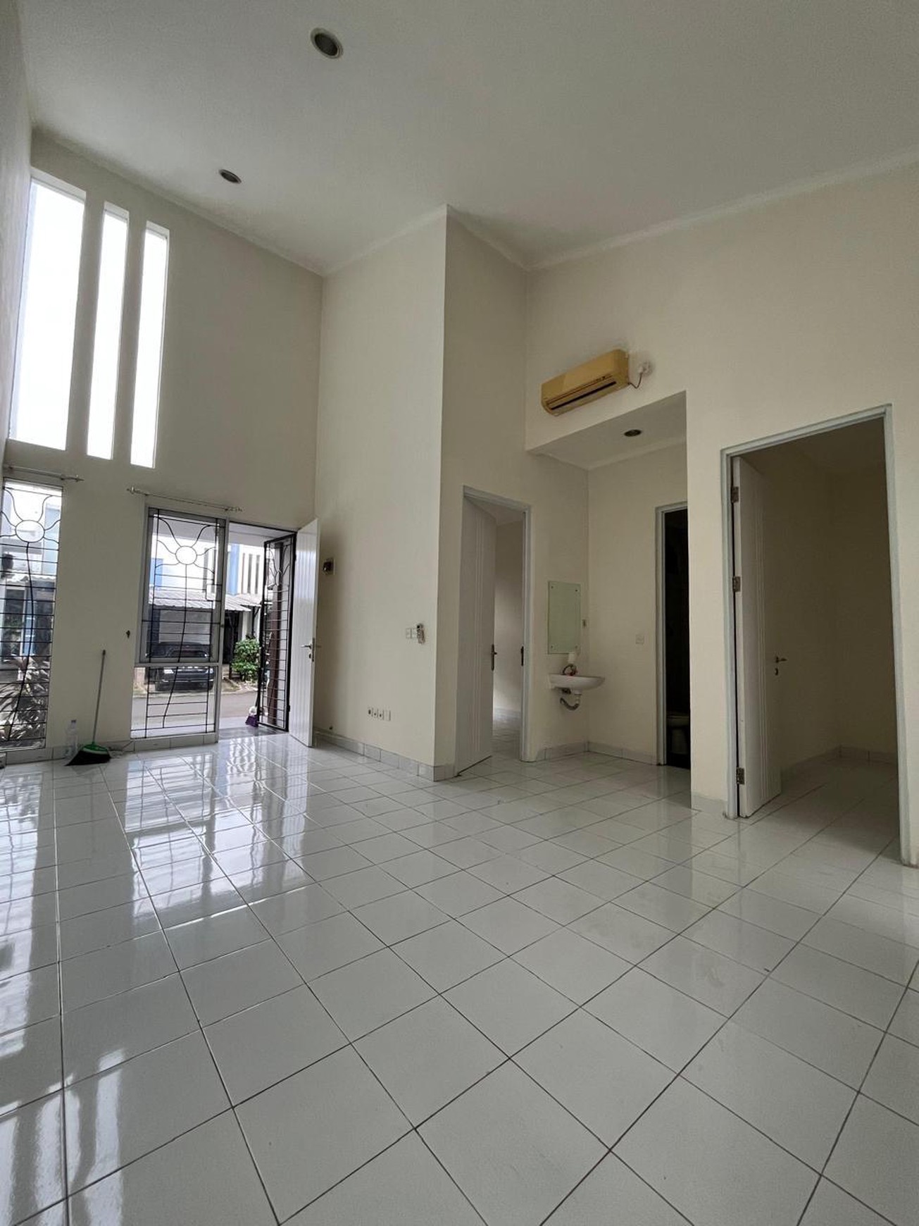 Rumah rapi Rumah 1 Lantai The Icon BSD City