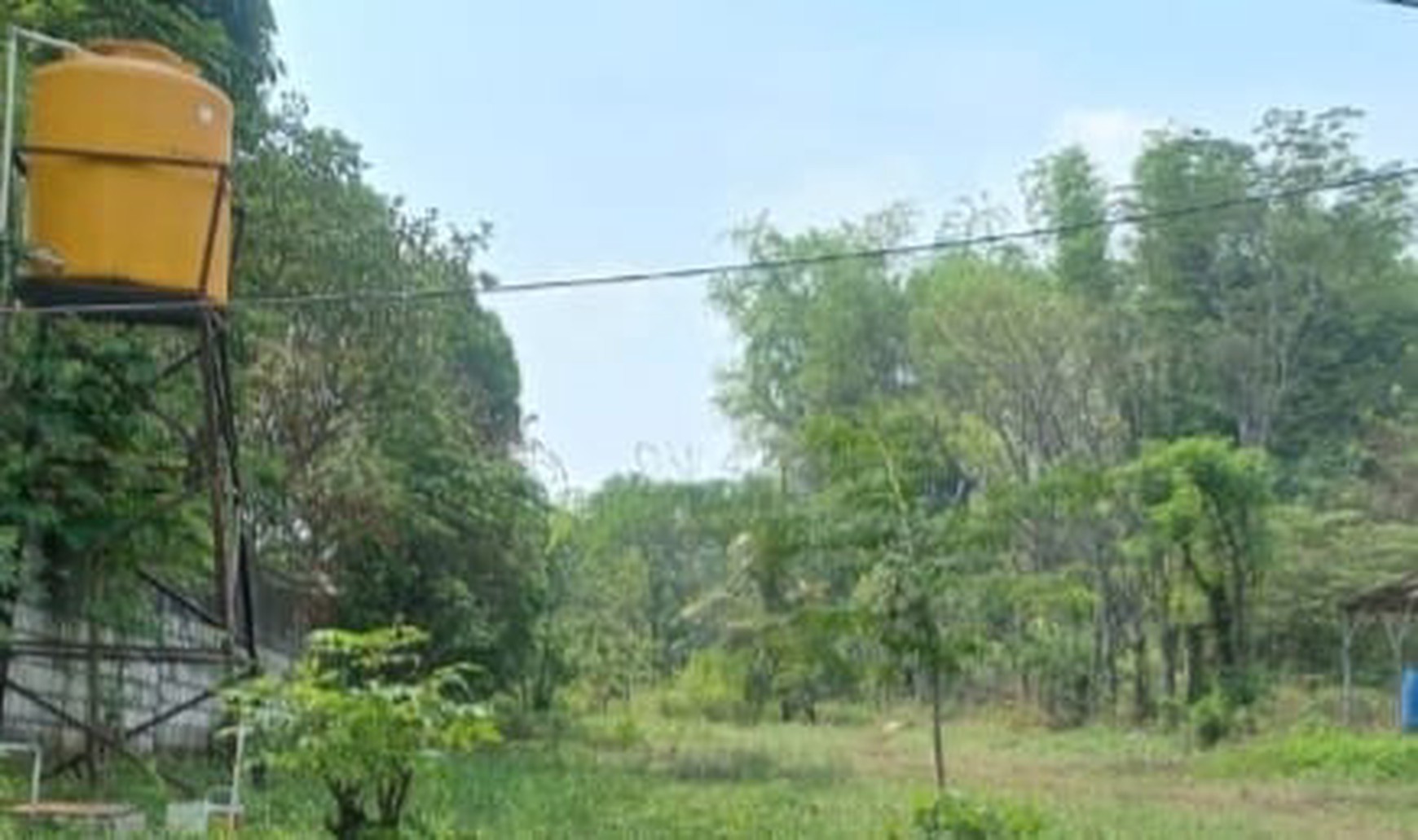Kavling/ Tanah Seluas 1556m2 Dijual di Mojorejo - Pungging, Mojokerto. Tanah terletak di tepi jalan. Cocok untuk Investasi